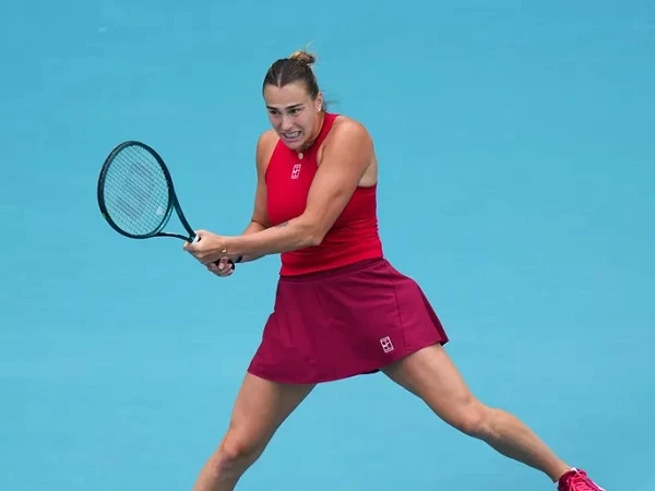 Aryna Sabalenka mengakhiri usaha Danielle Rose Collins untuk mempertahankan gelar Miami Open usai ia memetik kemenangan 6-4, 6-4 di babak keempat yang berlangsung selama 1 jam 18 menit