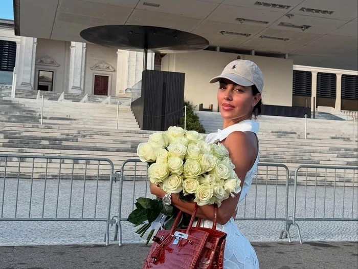 Datang ke Gereja, Kekasih Cristiano Ronaldo Kena Kritik