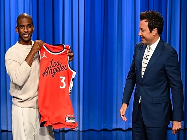 Chris Paul Diperkenalkan Jimmy Fallon sebagai Pemain Clippers