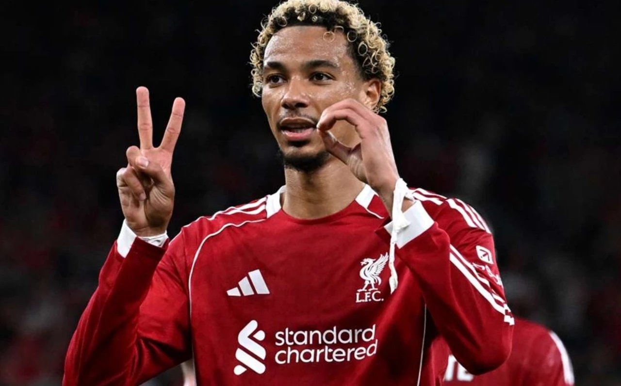 'Dua Bek Sayap Baru Liverpool Masih Kurang Oke'