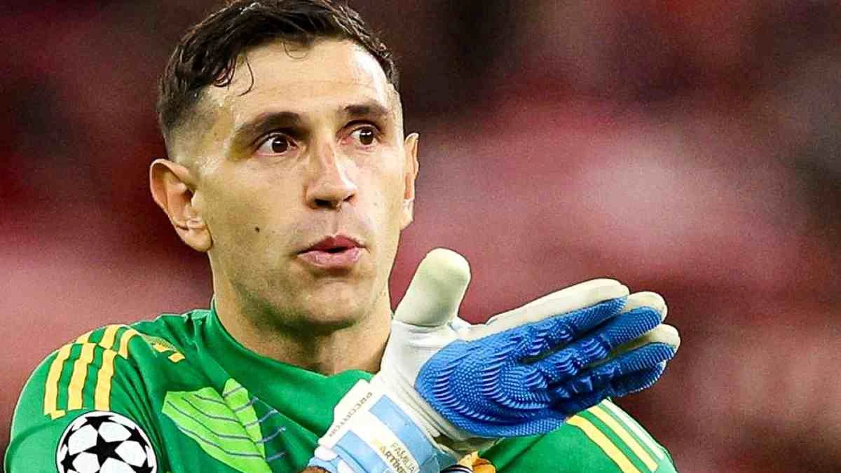 Gagal Pindah ke MU, Emi Martinez Baik-baik Saja Kok