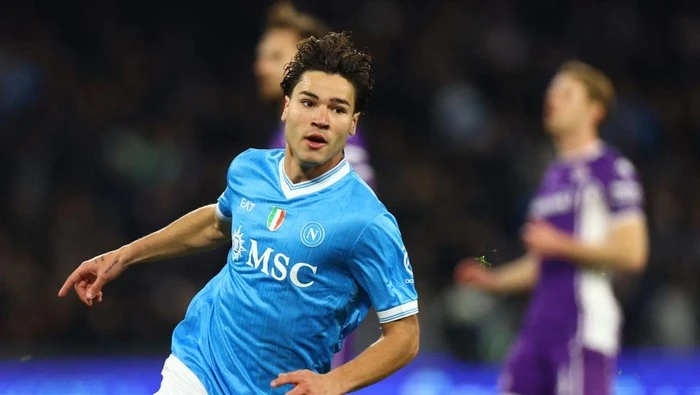 Napoli Tundukkan Fiorentina dengan Skor 2-1