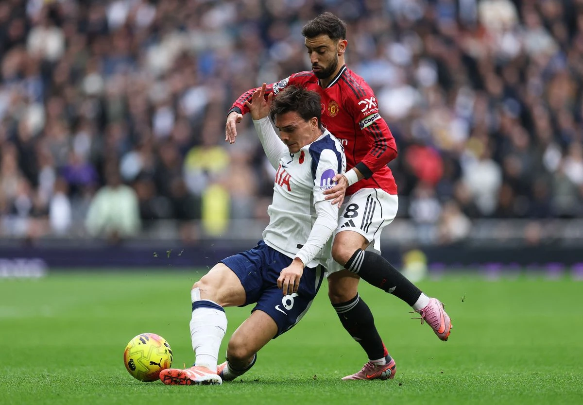 Tottenham Tantang Dominasi MU di Old Trafford